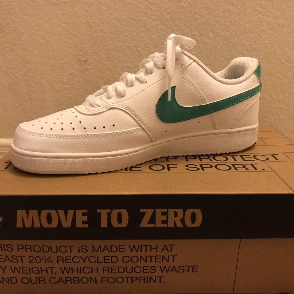 Womens Nike Court Vision LO NN Size 9